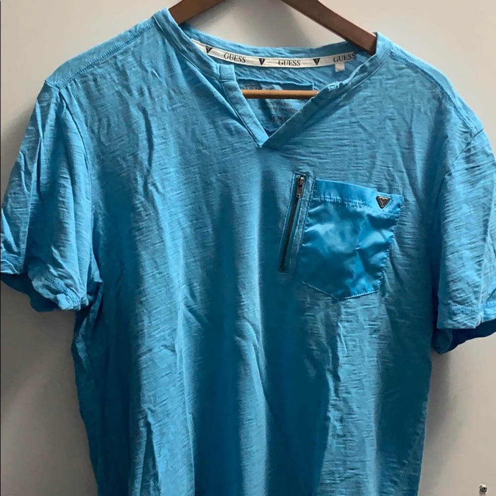 Guess Tee Medium